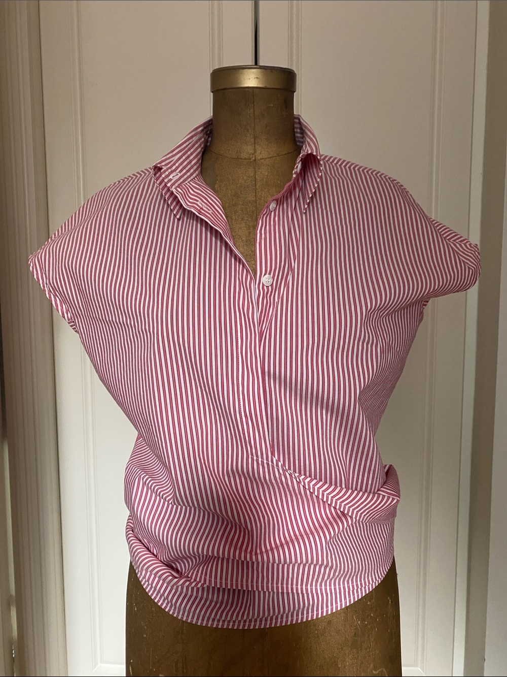 MARELLA  SLEEVELESS TOP . MADE IN FRANCE .